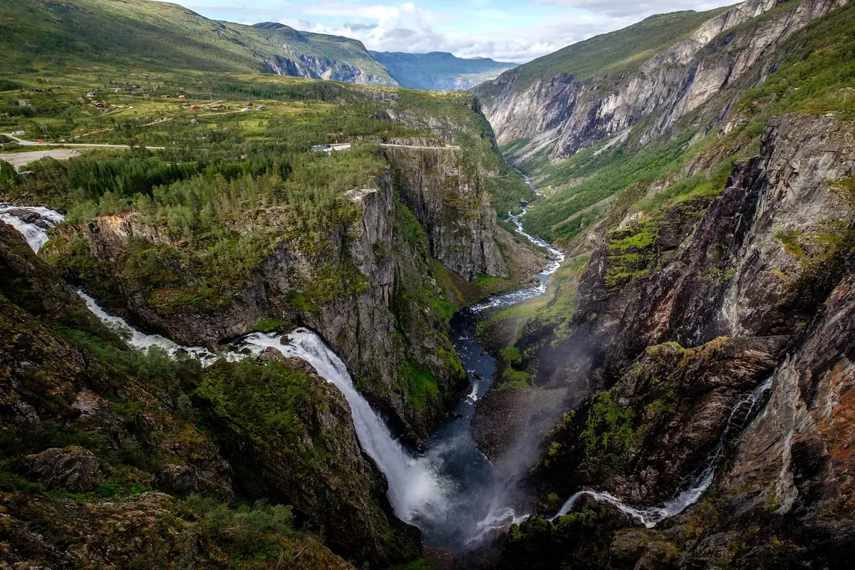 Vøringsfossen: the waterfall in Måbødalen, near Eidfjord